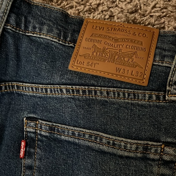 Levi 541 Athletic Fit 31x32 Jeans - Picture 3 of 3